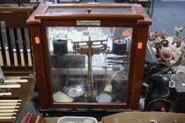 A 'RELEAS-O-MATIC BALANCE' SCALES, patent No.720271