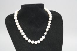 A CASED SET OF FRESHWATER PEARLS