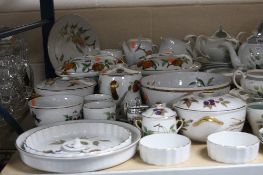 A COLLECTION OF ROYAL WORCESTER 'EVESHAM' PATTERN TABLEWARES, including tureens, bowls, jugs, etc (