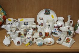 VARIOUS CRESTED WARES, (over 30 pieces)