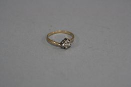 A 9CT FIVE STONE DIAMOND RING, ring size O