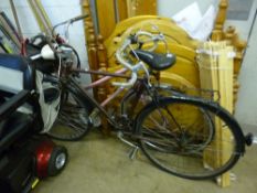 A RALEIGH LADIES BICYCLE, and a gents bicycle (2)