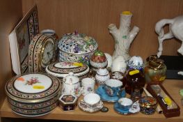 VARIOUS CERAMICS, CLOISONNE, etc, to include Halcyon Days enamel, Wedgwood 'Clio' trinkets (4),