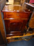 A MODERN MAHOGANY BEDSIDE CABINET, with drawer