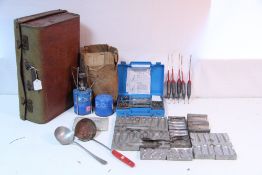 A tan leather Gladstone-type bag, 21