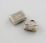 A George III silver vinaigrette, by Lawrence and Co, Birmingham 1817, rectangular purse form, with a