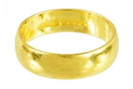 A 22ct gold wedding ring