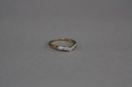 A 9CT DIAMOND CLUSTER WISHBONE RING, ring size O