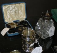 A silver cream jug, London 1902,