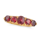 NO RESERVE - AN ANTIQUE GARNET FIVE STONE RING in 18ct yellow gold, set with five cushion cut