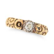 NO RESERVE - AN ANTIQUE GEORGIAN DIAMOND RING in yellow gold and silver, comprising an engraved