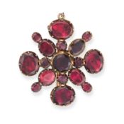 NO RESERVE - AN ANTIQUE GEORGIAN GARNET CROSS BROOCH, EARLY 19TH CENTURY in yellow gold, designed as