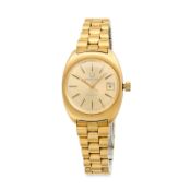 NO RESERVE - UNIVERSAL GENÈVE, A LADIES VINTAGE AUTOMATIC WRISTWATCH, the gold-tone case surrounding