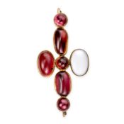 NO RESERVE - AN ANTIQUE GARNET AND MOONSTONE CROSS BROOCH / PENDANT designed as a cross, set with
