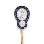 NO RESERVE - A FINE ANTIQUE DIAMOND AND SAPPHIRE STICK / TIE PIN, EARLY 20TH CENTURY set with an old