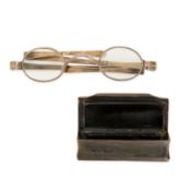 NO RESERVE - AN ANTIQUE HORN SNUFF BOX AND PAIR OF ANTIQUE GLASSES comprising a rectangular horn