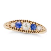 NO RESERVE - AN ANTIQUE SAPPHIRE AND DIAMOND FIVE STONE RING in 18ct yellow gold, set with a row